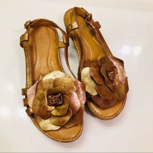 Born Crown Metallic leather Sandal. Last chance before donating.
